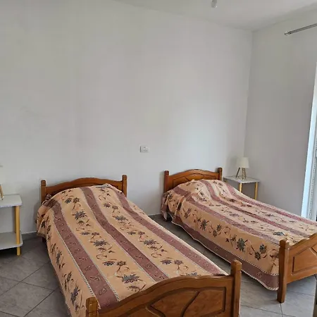Mai * Sarandë